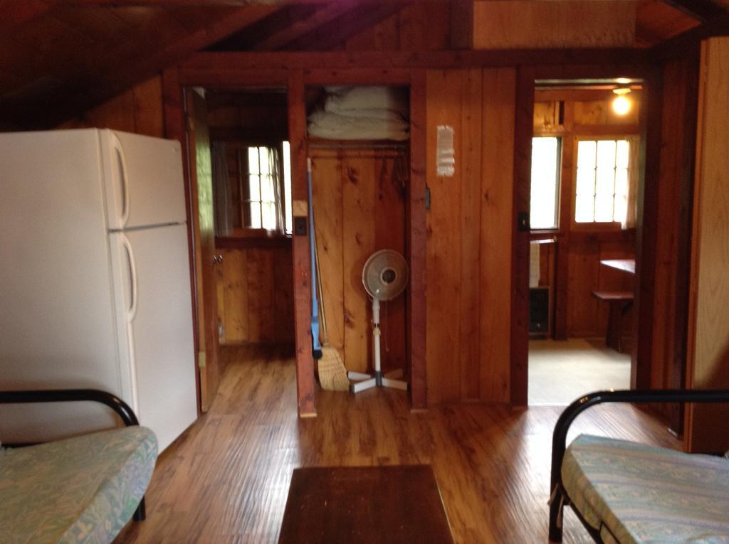 Addison'S Bungalows Brisco Chambre photo
