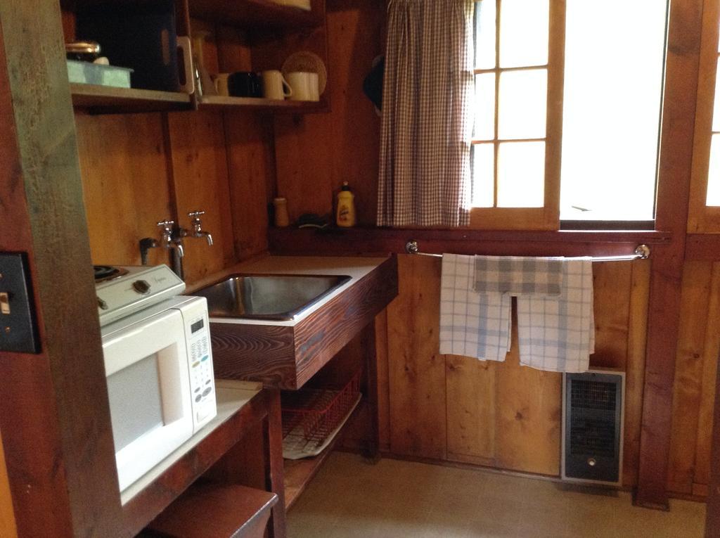 Addison'S Bungalows Brisco Chambre photo