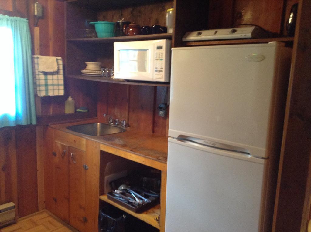 Addison'S Bungalows Brisco Chambre photo