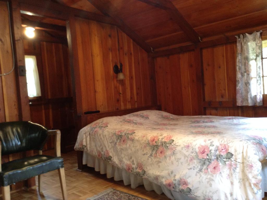 Addison'S Bungalows Brisco Chambre photo