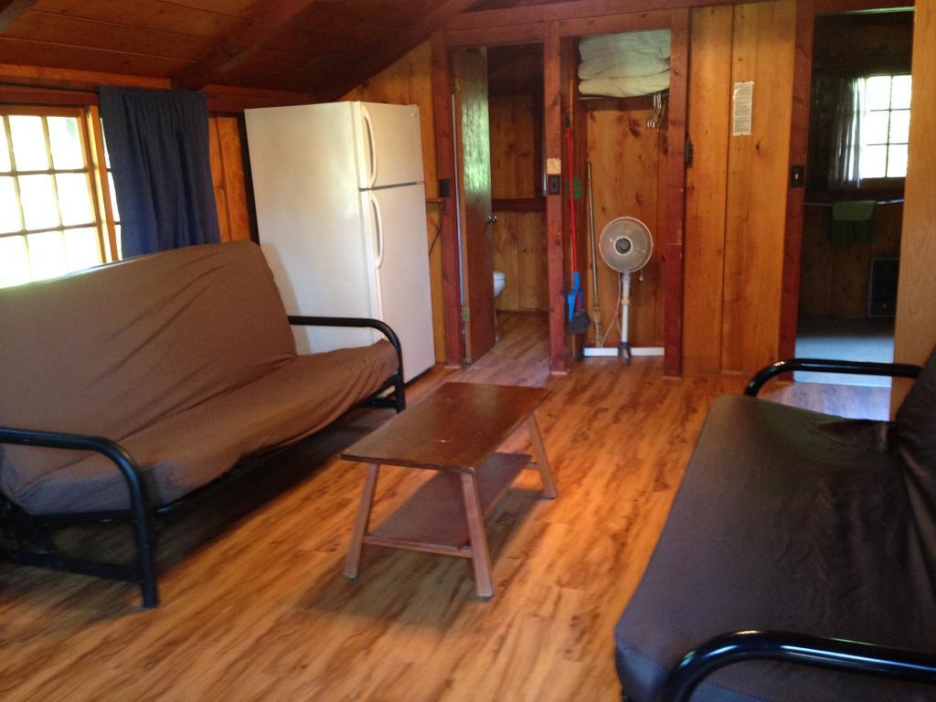 Addison'S Bungalows Brisco Extérieur photo