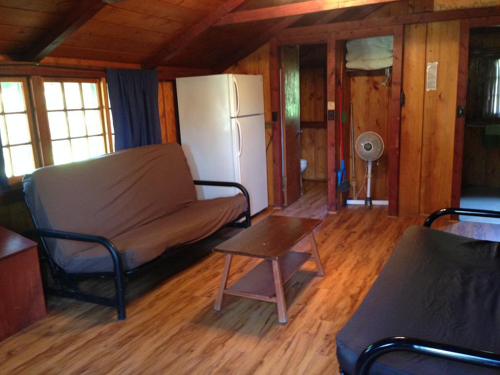 Addison'S Bungalows Brisco Extérieur photo