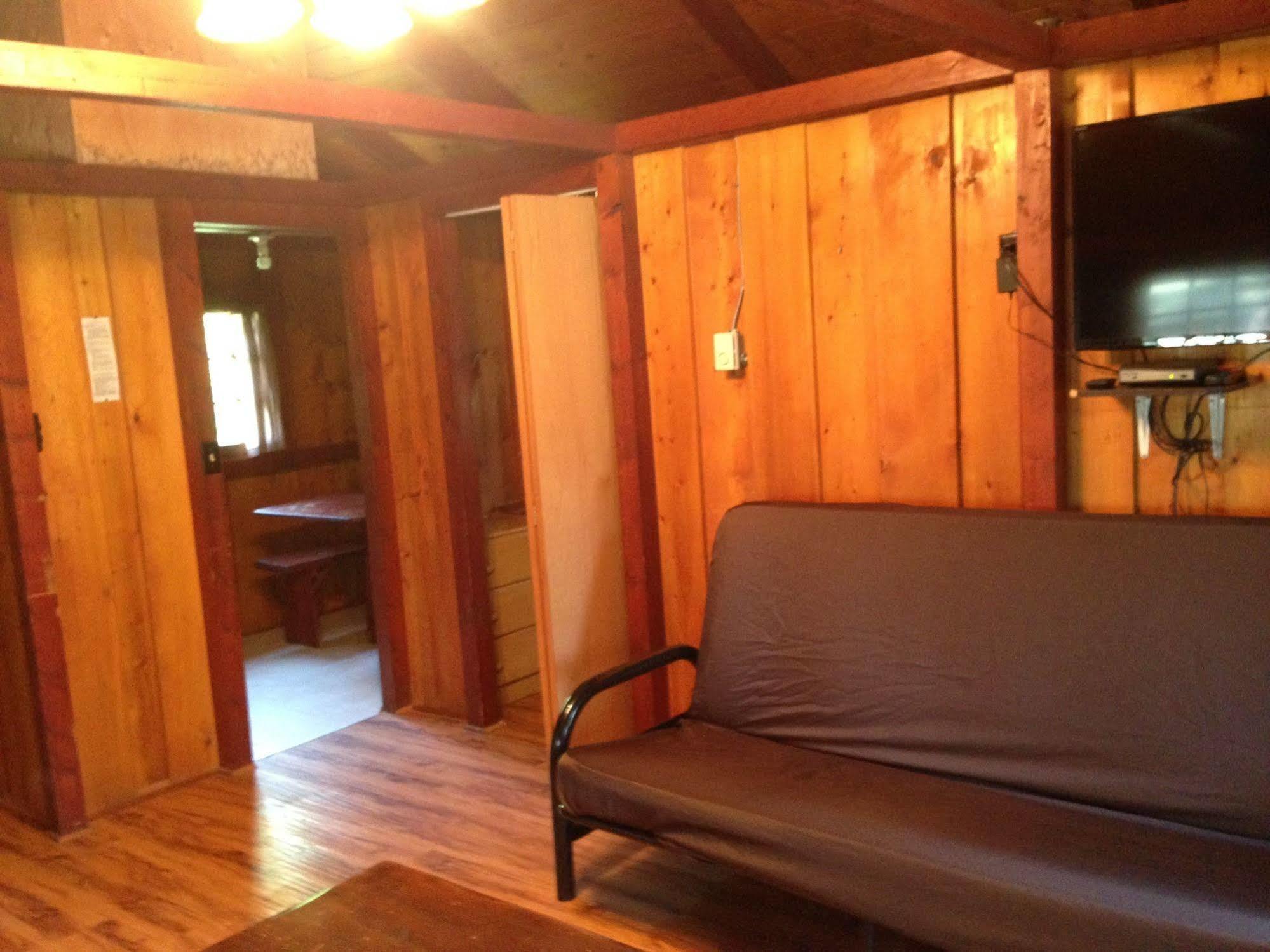 Addison'S Bungalows Brisco Extérieur photo