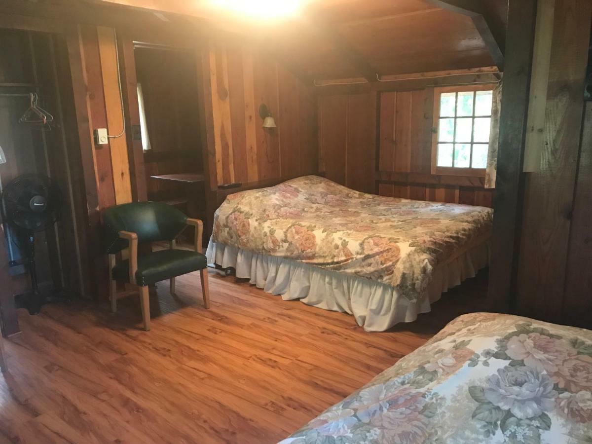 Addison'S Bungalows Brisco Extérieur photo