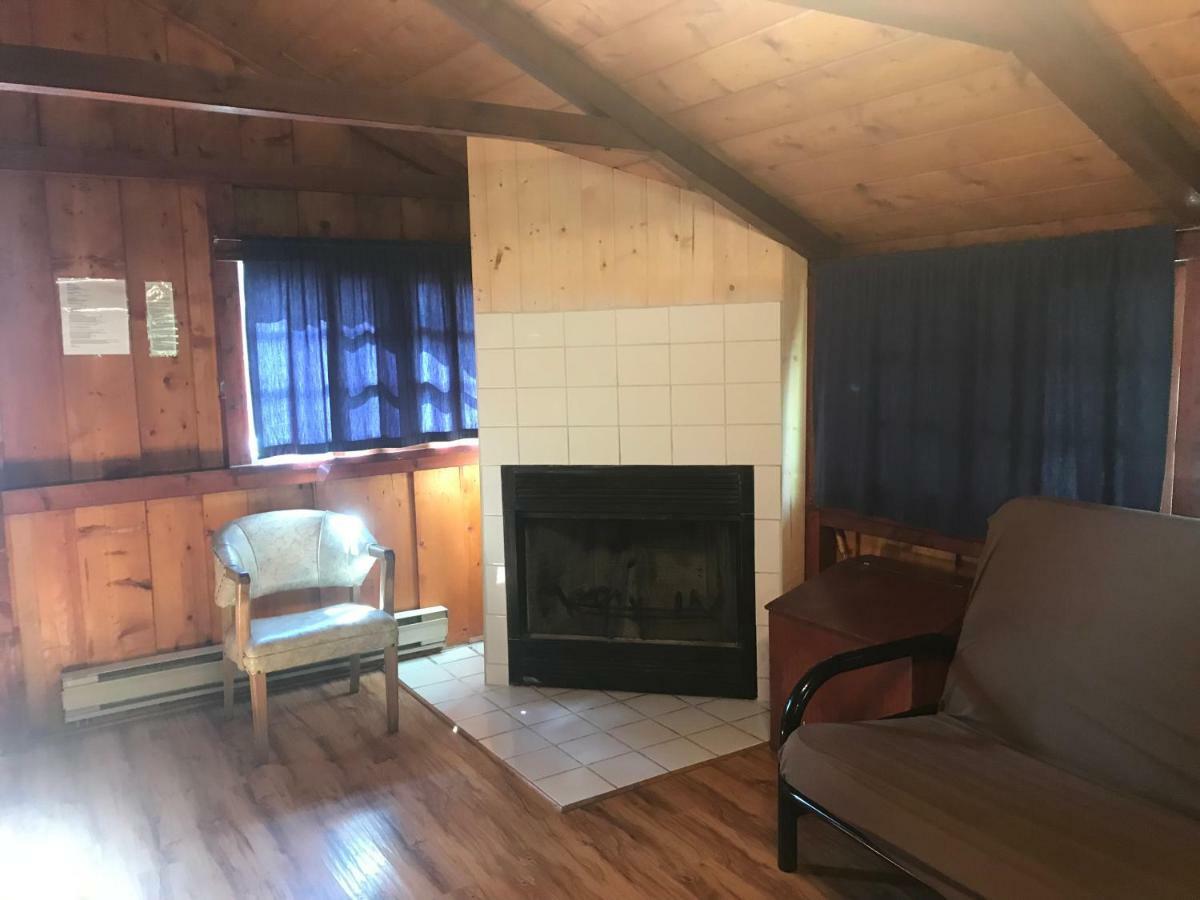 Addison'S Bungalows Brisco Extérieur photo